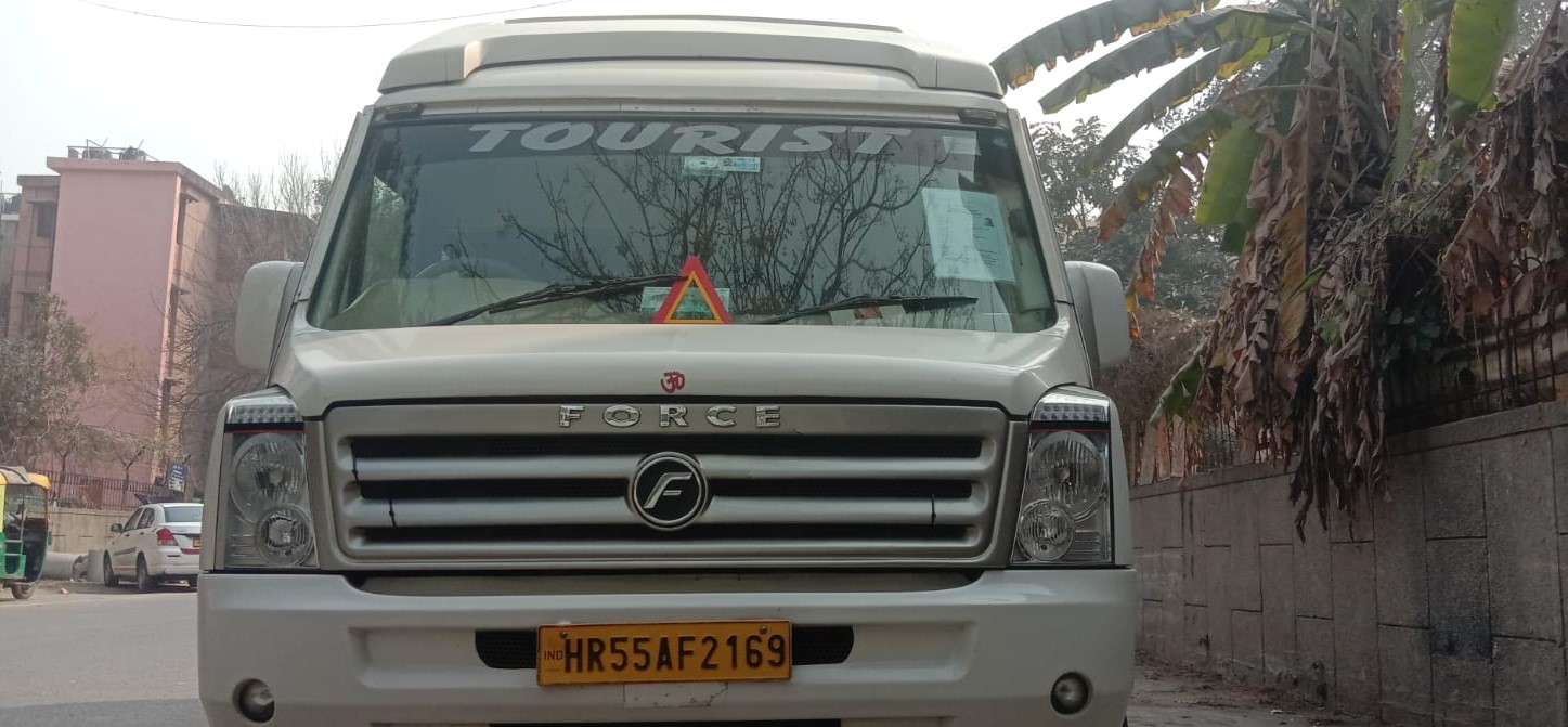 TEMPO TRAVELLER
